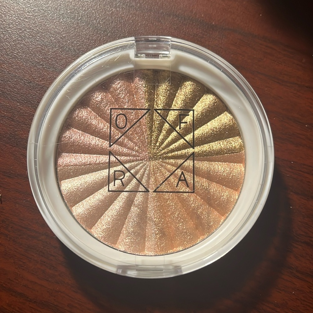OFRA Cosmetics Highlighter